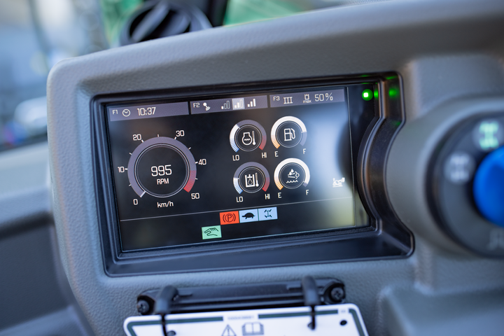 Kramer telehandlers have a modern control panel with 7-inch LCD display.