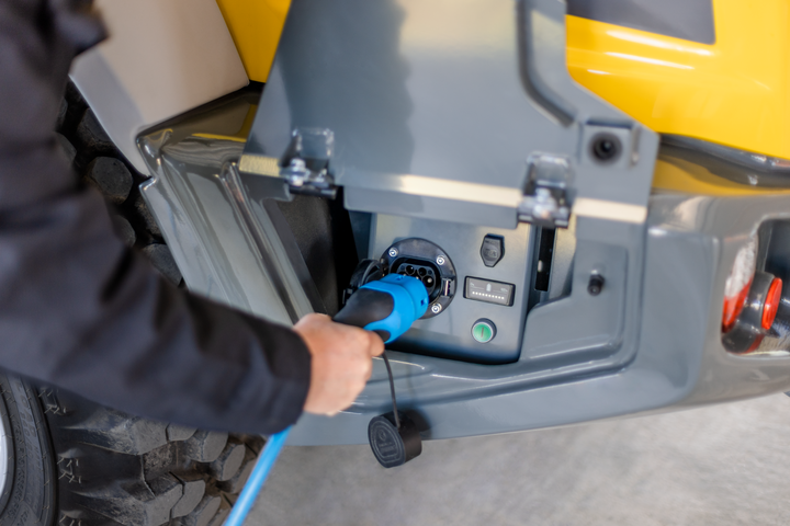 The fully electric Kramer wheel loader 5065e during charging process.