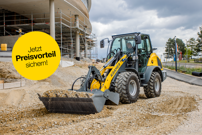 5075 mit Greiferschaufel auf einer Baustelle