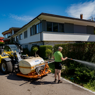 Kramer Teleskoplader Gartenbewässerung